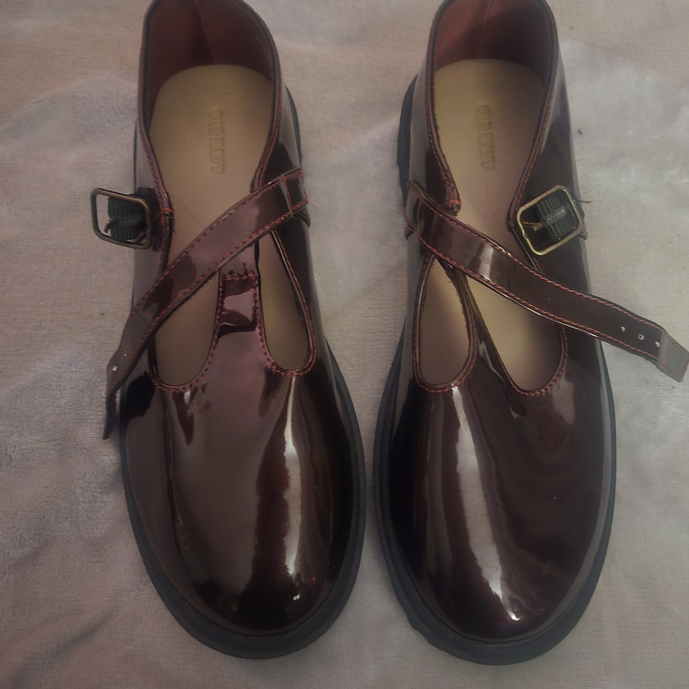 NWOT Old Navy Burgundy Loafers Size 5